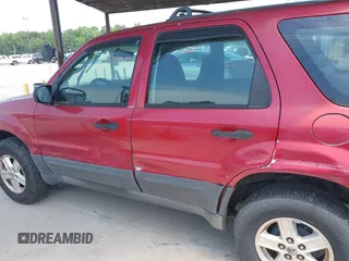 2005 Ford Escape XLS Value с VIN 1FMYU92Z75DA05019, выставлен на аукционе IAAI как лот 42283628 с пробегом 236 568 миль миль и . История ставок и продаж доступна на DreamBid. Изображение 6.