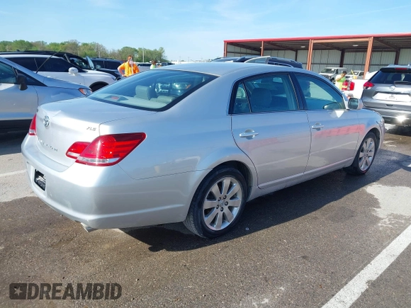 2006 Toyota Avalon XL with VIN 4T1BK36B36U153708, listed as a IAAI auction lot 42049995 with 205,803 mi miles. Bid and sale history available at carsss.com. Image 4.