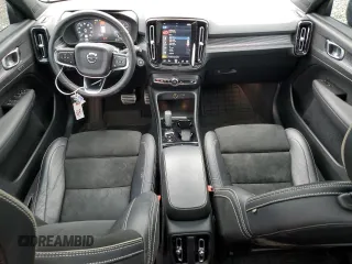 2021 Volvo XC40 R-Design with VIN YV4162UM0M2424488, listed as a Copart auction lot 51258465 with 39,270 mi miles and Salvage Title. Bid and sale history available at carsss.com. Image 8.