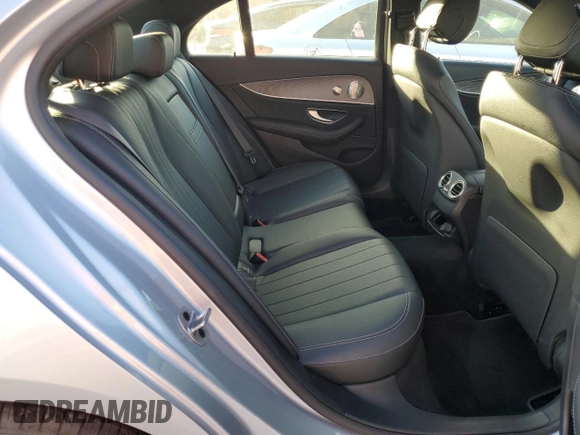 2021 Mercedes-Benz E 350 z VIN W1KZF8EB7MA933821, wystawiony jako Copart lot #50354235 z przebiegiem 32 299 mil mil oraz Nie do naprawy • Non repairable. Historia ofert i sprzedaży dostępna na DreamBid. Obrazek 10.