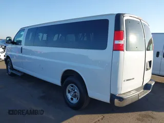 2020 Chevrolet Express Passenger LT z VIN 1GAZGPFGXL1268223, wystawiony jako IAAI lot #41466619 z przebiegiem 219 671 mil mil oraz . Historia ofert i sprzedaży dostępna na DreamBid. Obrazek 3.