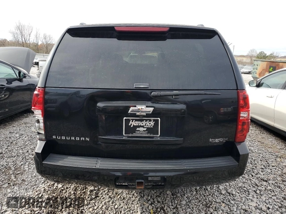 2008 Chevrolet Suburban 3LT z VIN 1GNFC16J28J158036, wystawiony jako Copart lot #83889104 z przebiegiem 189 822 mil mil oraz Szkoda całkowita • Salvage title. Historia ofert i sprzedaży dostępna na DreamBid. Obrazek 6.
