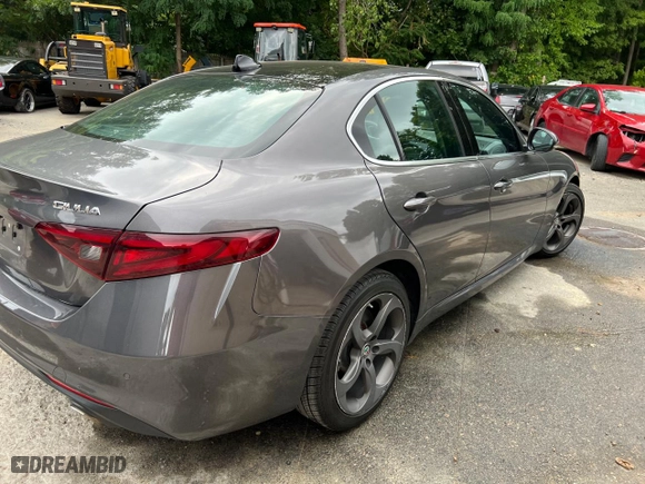 2017 Alfa Romeo Giulia Ti with VIN ZARFAEEN9H7544398, listed as a Copart auction lot 41996075 with 13,197 mi miles and Clean Title. Bid and sale history available at carsss.com. Image 4.
