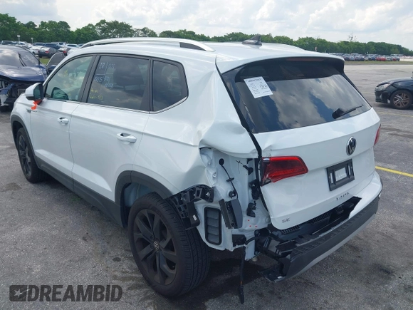 2024 Volkswagen Taos SE z VIN 3VVEX7B26RM128537, wystawiony jako IAAI lot #42344341 z przebiegiem 8 723 mil mil oraz . Historia ofert i sprzedaży dostępna na DreamBid. Obrazek 6.