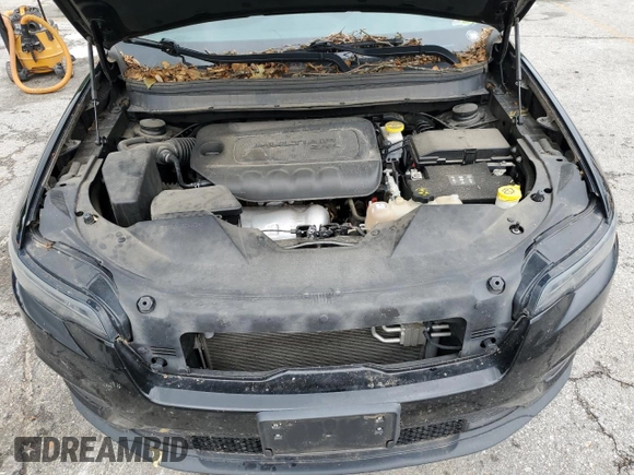 2020 Jeep Cherokee Latitude z VIN 1C4PJMCB5LD572730, wystawiony jako Copart lot #58380405 z przebiegiem 127 542 mil mil oraz Szkoda całkowita • Salvage title. Historia ofert i sprzedaży dostępna na DreamBid. Obrazek 12.