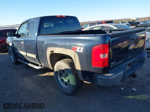 2007 Chevrolet Silverado 1500 1LT with VIN 1GCEK19007Z525378, listed as a IAAI auction lot 41217202 with Not Provided miles and . Bid and sale history available at DreamBid. Image 3.