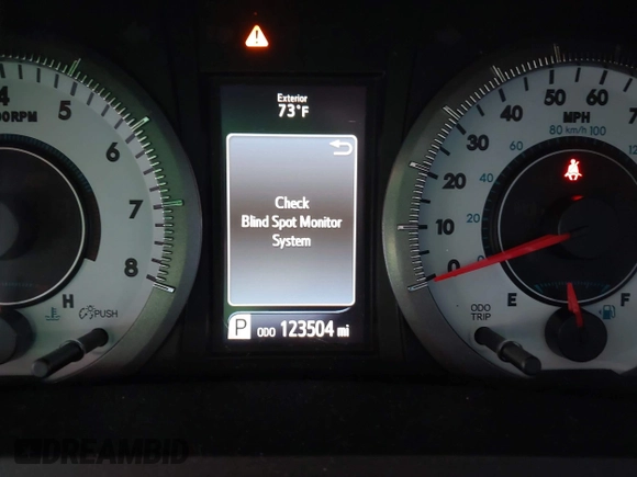 2015 Toyota Sienna SE with VIN 5TDXK3DC1FS667924, listed as a IAAI auction lot 42062805 with 123,504 mi miles. Bid and sale history available at carsss.com. Image 15.