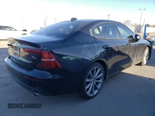 2021 Volvo S60 Momentum with VIN 7JRA22TK1MG080592, listed as a Copart auction lot 44626564 with 42,025 mi miles. Bid and sale history available at carsss.com. Image 3.