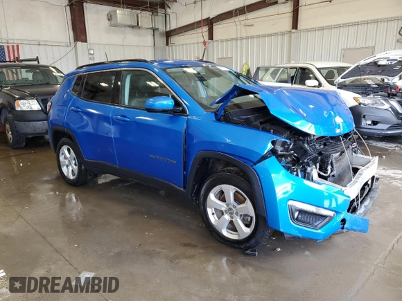 2018 Jeep Compass Latitude with VIN 3C4NJDBB4JT314313, listed as a Copart auction lot 53132575 with 185,999 mi miles and Non Repairable. Bid and sale history available at DreamBid. Image 4.