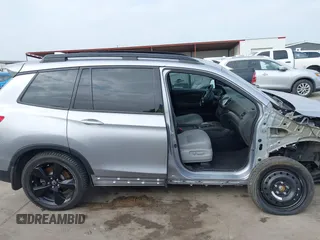 2019 Honda Passport Elite with VIN 5FNYF8H08KB018545, listed as a IAAI auction lot 41923505 with 31,249 mi miles and . Bid and sale history available at carsss.com. Image 13.