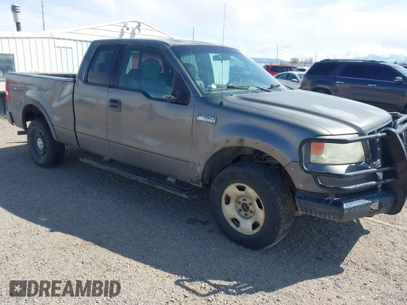 2004 Ford F-150 XLT with VIN 1FTPX14554NC14612, listed as a IAAI auction lot 41890306 with 208,248 mi miles. Bid and sale history available at carsss.com. Image 1.