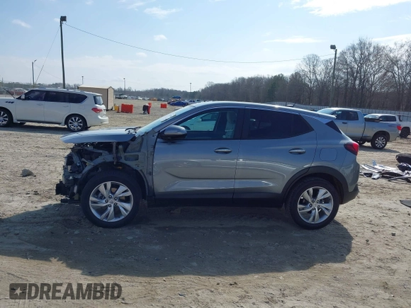 2024 Buick Encore GX Preferred z VIN KL4AMBS21RB025309, wystawiony jako IAAI lot #41534969 z przebiegiem 10 366 mil mil oraz . Historia ofert i sprzedaży dostępna na DreamBid. Obrazek 15.