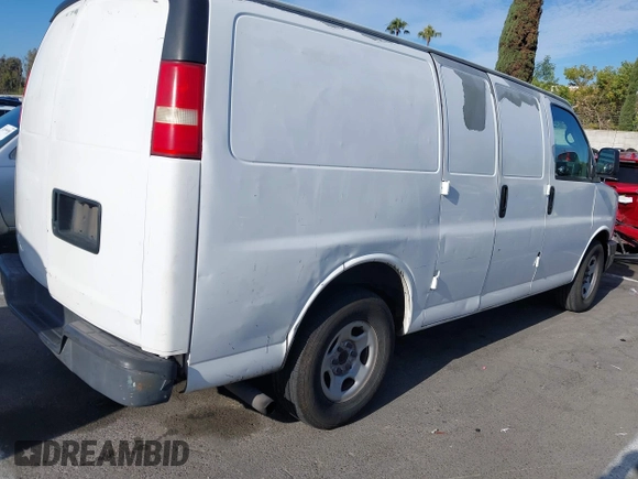 2004 Chevrolet Express Cargo z VIN 1GCFG15X241105110, wystawiony jako IAAI lot #42667123 z przebiegiem 143 147 mil mil oraz . Historia ofert i sprzedaży dostępna na DreamBid. Obrazek 4.