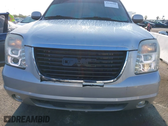 2010 GMC Yukon SLT with VIN 1GKUCCE00AR255901, listed as a IAAI auction lot 42149960 with 196,014 mi miles. Bid and sale history available at carsss.com. Image 6.