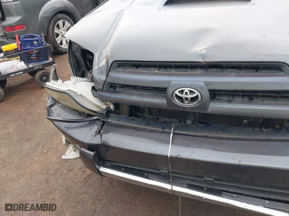 2005 Toyota 4Runner SR5 with VIN JTEZU14R258025609, listed as a IAAI auction lot 41492535 with 111,058 mi miles. Bid and sale history available at carsss.com. Image 6.