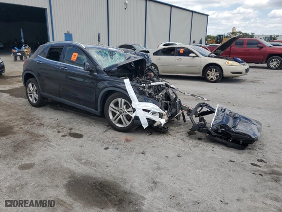 2020 Mercedes-Benz GLA with VIN WDCTG4GB8LJ686806, listed as a Copart auction lot 53717455 with 0 mi miles and Non Repairable. Bid and sale history available at carsss.com. Image 4.