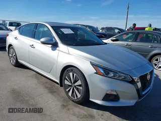 2020 Nissan Altima 2.5 SV with VIN 1N4BL4DV7LC259171, listed as a IAAI auction lot 41347148 with 59,095 mi miles. Bid and sale history available at carsss.com. Image 1.