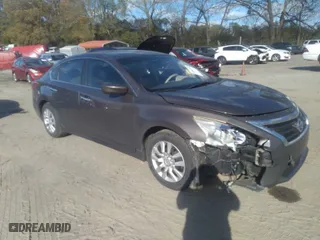 2013 Nissan Altima 2.5 SL with VIN 1N4AL3AP8DC164504, listed as a IAAI auction lot 40949799 with 222,325 mi miles. Bid and sale history available at carsss.com. Image 1.
