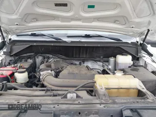2020 Nissan NV Cargo SV z VIN 1N6BF0KM7LN809782, wystawiony jako IAAI lot #41962006 z przebiegiem 113 670 mil mil oraz . Historia ofert i sprzedaży dostępna na DreamBid. Obrazek 10.