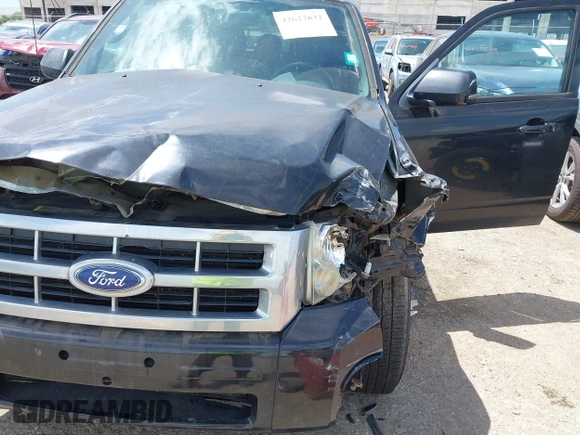 2011 Ford Escape Limited with VIN 1FMCU0EG9BKC66966, listed as a IAAI auction lot 42627832 with 154,101 mi miles and . Bid and sale history available at DreamBid. Image 6.