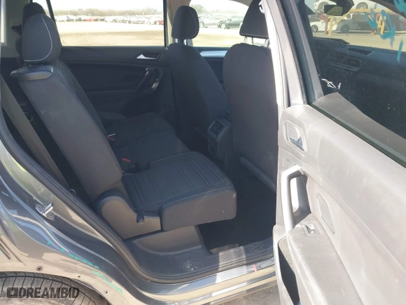 2022 Volkswagen Tiguan S with VIN 3VV1B7AXXNM164123, listed as a IAAI auction lot 41359724 with 18,721 mi miles. Bid and sale history available at carsss.com. Image 8.