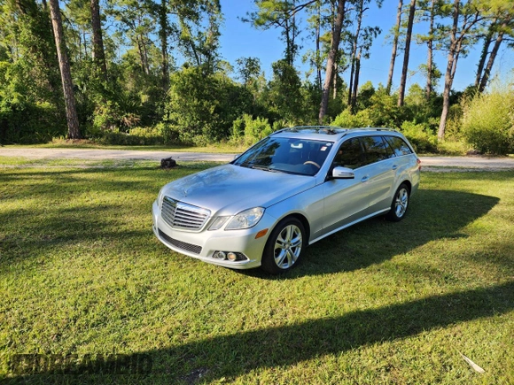 2011 Mercedes-Benz E 350 Luxury with VIN WDDHH8HB0BA291828, listed as a Copart auction lot 53397705 with 132,902 mi miles and Clean Title. Bid and sale history available at DreamBid. Image 2.