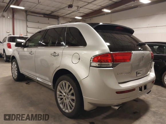 2012 Lincoln MKX with VIN 2LMDJ8JK2CBL11381, listed as a IAAI auction lot 41991914 with 157,193 mi miles and . Bid and sale history available at DreamBid. Image 3.