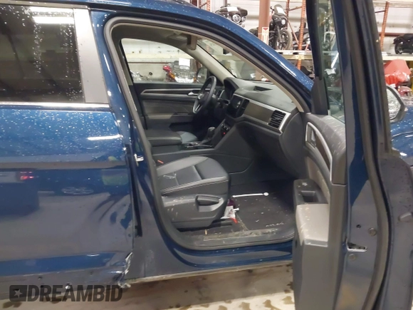 2023 Volkswagen Atlas SE с VIN 1V2HP2CA0PC516123, выставлен на аукционе IAAI как лот 42103856 с пробегом 28 218 миль миль и . История ставок и продаж доступна на DreamBid. Изображение 5.