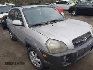 2005 Hyundai Tucson GLS with VIN KM8JN12D65U209038, listed as a IAAI auction lot 41929507 with 221,450 mi miles. Bid and sale history available at carsss.com. Image 1.