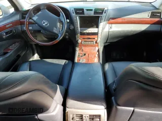 2009 Lexus LS 460 z VIN JTHCL46F595002221, wystawiony jako Copart lot #60253945 z przebiegiem Nie podano mil oraz Czysty tytuł • Clean title. Historia ofert i sprzedaży dostępna na DreamBid. Obrazek 8.