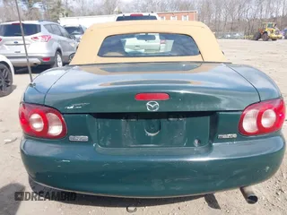 2001 Mazda MX-5 Miata z VIN JM1NB353510214861, wystawiony jako IAAI lot #41906052 z przebiegiem 174 863 mil mil oraz . Historia ofert i sprzedaży dostępna na DreamBid. Obrazek 8.