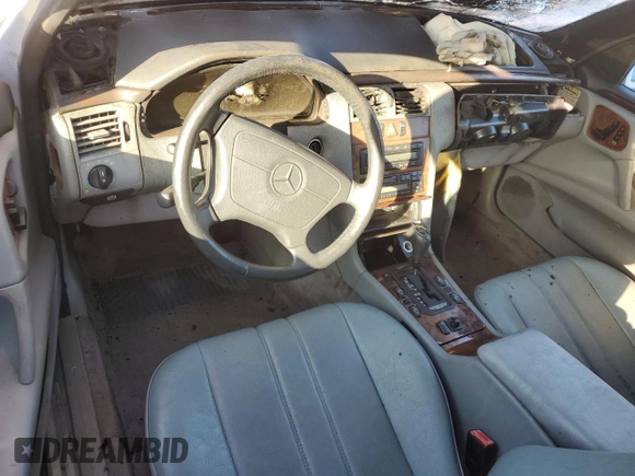 1998 Mercedes-Benz E 320 with VIN WDBJF25F9WA533140, listed as a Copart auction lot 43757445 with Not Provided miles and Salvage Title. Bid and sale history available at DreamBid. Image 8.