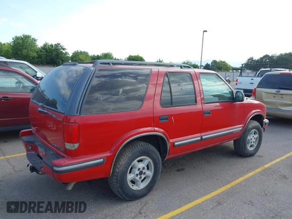 1998 Chevrolet Blazer LS с VIN 1GNDT13W8WK114850, выставлен на аукционе IAAI как лот 42458088 с пробегом Не указан миль и . История ставок и продаж доступна на DreamBid. Изображение 4.