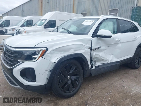 2024 Volkswagen Atlas SE с VIN 1V2HE2CAXRC235388, выставлен на аукционе IAAI как лот 42077564 с пробегом 18 582 миль миль и . История ставок и продаж доступна на DreamBid. Изображение 6.