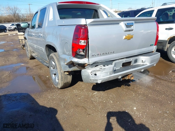 2012 Chevrolet Avalanche LS with VIN 3GNTKEE74CG143616, listed as a IAAI auction lot 41818073 with 209,041 mi miles. Bid and sale history available at carsss.com. Image 6.