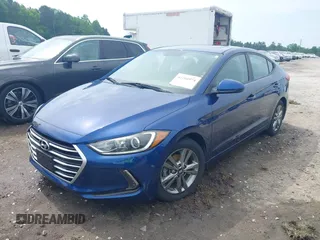 2017 Hyundai Elantra SE z VIN 5NPD84LFXHH128875, wystawiony jako IAAI lot #42260974 z przebiegiem 103 009 mil mil oraz . Historia ofert i sprzedaży dostępna na DreamBid. Obrazek 2.