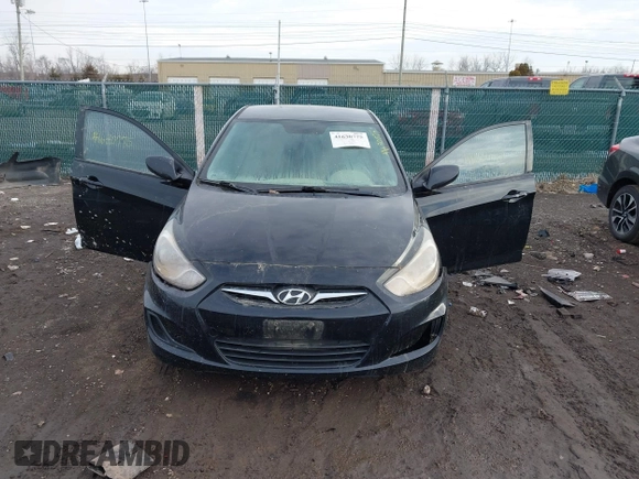 2013 Hyundai Accent GS z VIN KMHCT5AE1DU119732, wystawiony jako IAAI lot #41630775 z przebiegiem 180 001 mil mil oraz . Historia ofert i sprzedaży dostępna na DreamBid. Obrazek 6.