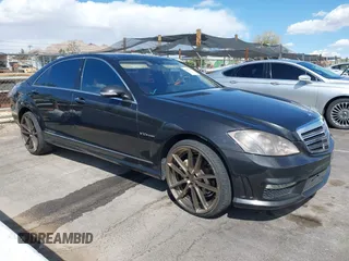 2009 Mercedes-Benz S-Class 5.5L V12 with VIN WDDNG76X09A273645, listed as a IAAI auction lot 41927453 with 1 mi miles. Bid and sale history available at carsss.com. Image 13.