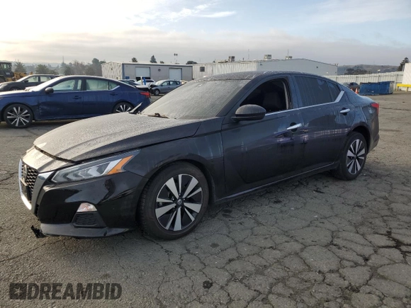 2022 Nissan Altima SV z VIN 1N4BL4DV4NN359610, wystawiony jako Copart lot #44617245 z przebiegiem 57 087 mil mil oraz Czysty tytuł • Clean title. Historia ofert i sprzedaży dostępna na DreamBid. Obrazek 1.