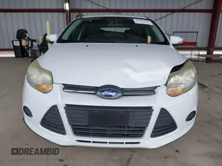 2014 Ford Focus SE with VIN 1FADP3K21EL301336, listed as a IAAI auction lot 41939452 with 118,203 mi miles. Bid and sale history available at carsss.com. Image 12.