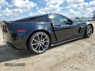 2011 Chevrolet Corvette Z16 Grand Sport 3LT z VIN 1G1YW2DW6B5103238, wystawiony jako Copart lot #73734824 z przebiegiem Nie podano mil oraz Nie do naprawy • Non repairable. Historia ofert i sprzedaży dostępna na DreamBid. Obrazek 3.