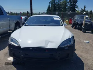 2014 Tesla Model S 60 с VIN 5YJSA1H18EFP29428, выставлен на аукционе IAAI как лот 42690205 с пробегом 54 435 миль миль и . История ставок и продаж доступна на DreamBid. Изображение 13.