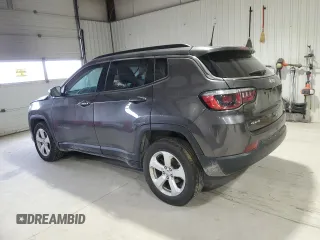 2019 Jeep Compass Altitude z VIN 3C4NJDBB9KT813447, wystawiony jako Copart lot #50494595 z przebiegiem 70 401 mil mil oraz Szkoda całkowita • Salvage title. Historia ofert i sprzedaży dostępna na DreamBid. Obrazek 2.
