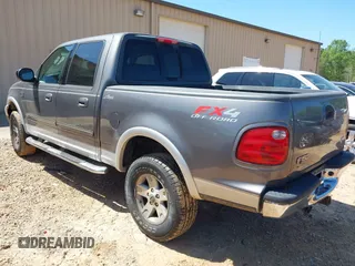 2003 Ford F-150 XLT with VIN 1FTRW08L83KC00394, listed as a IAAI auction lot 41998367 with 235,868 mi miles. Bid and sale history available at carsss.com. Image 3.