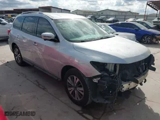 2017 Nissan Pathfinder SV with VIN 5N1DR2MN8HC686545, listed as a IAAI auction lot 41145612 with 133,705 mi miles. Bid and sale history available at carsss.com. Image 1.