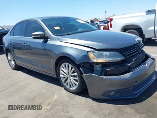2011 Volkswagen Jetta SEL с VIN 3VWLZ7AJ4BM023877, выставлен на аукционе IAAI как лот 42054594 с пробегом 103 680 миль миль и . История ставок и продаж доступна на DreamBid. Изображение 1.