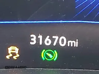 2023 Volkswagen Atlas SE z VIN 1V2DP2CA5PC556082, wystawiony jako IAAI lot #41072963 z przebiegiem 31 670 mil mil oraz . Historia ofert i sprzedaży dostępna na DreamBid. Obrazek 16.