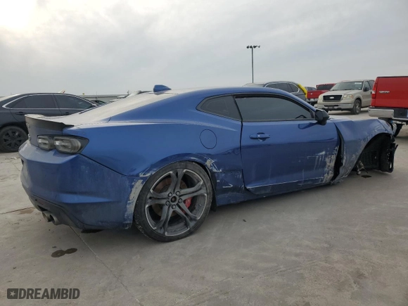 2021 Chevrolet Camaro 2SS with VIN 1G1FH1R72M0134385, listed as a Copart auction lot 45346705 with 28,201 mi miles and Salvage Title. Bid and sale history available at carsss.com. Image 3.