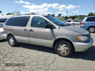 1998 Toyota Sienna LE z VIN 4T3ZF13C4WU006180, wystawiony jako Copart lot #50349795 z przebiegiem 237 600 mil mil oraz Szkoda całkowita • Salvage title. Historia ofert i sprzedaży dostępna na DreamBid. Obrazek 4.