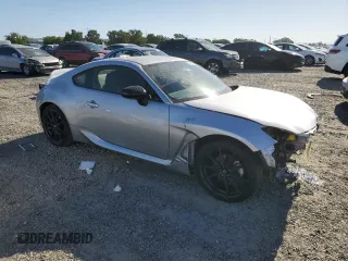 2023 Toyota 86 Premium z VIN JF1ZNBE17P9752912, wystawiony jako Copart lot #56538765 z przebiegiem 31 403 mil mil oraz Szkoda całkowita • Salvage title. Historia ofert i sprzedaży dostępna na DreamBid. Obrazek 4.